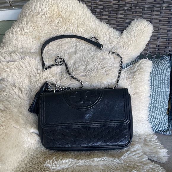 💕Tory Burch Fleming Leather Convertible Shoulder Bag💕 - Picture 7 of 8